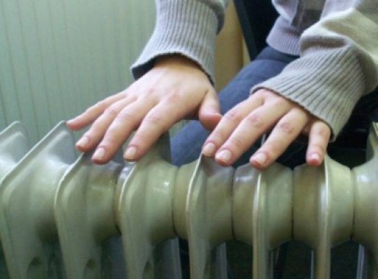 RADET opreşte apa caldă şi căldura